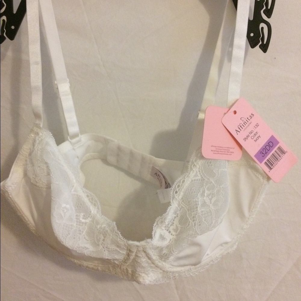 Affinitas intimates bra size 32DD